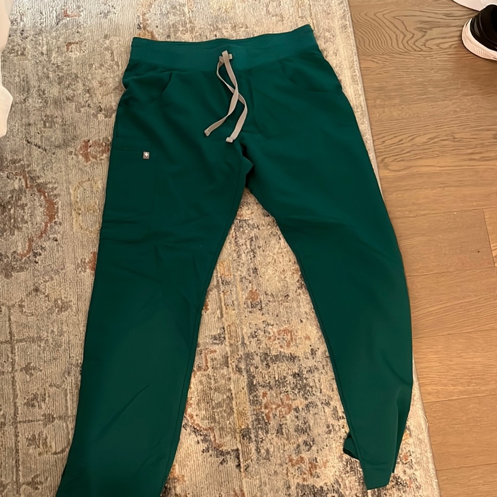 Figs Cade cargo pants in hunter green